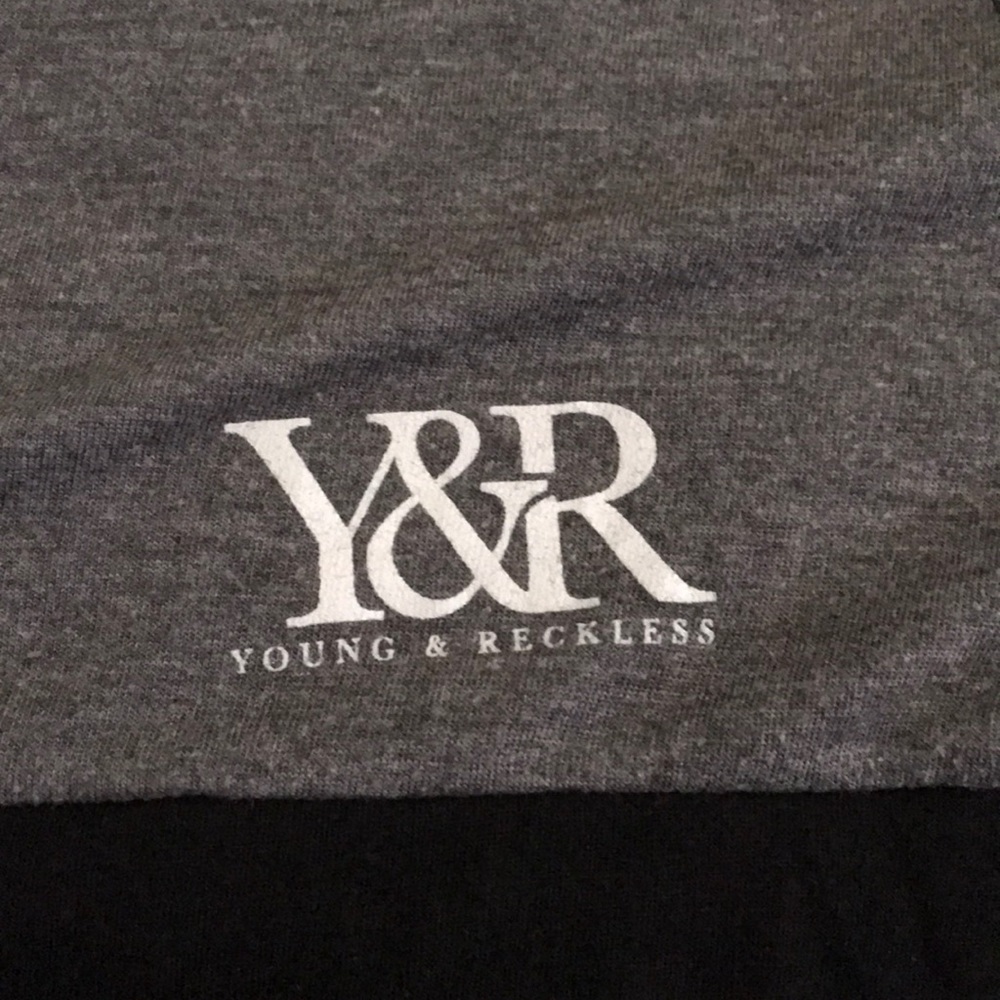 shirt - Picture 2 of 3